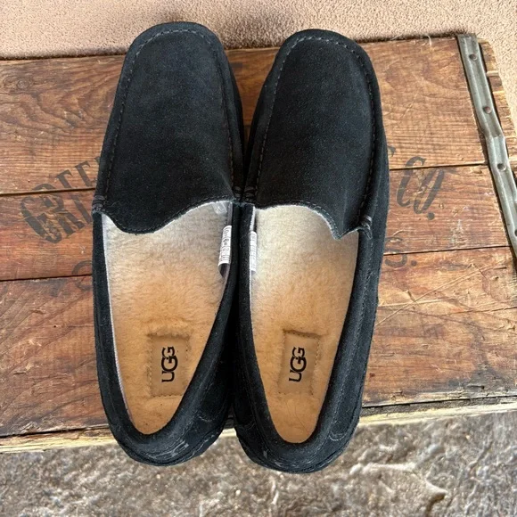 UGG Australia Men’s Alder Suede Leather Slipper